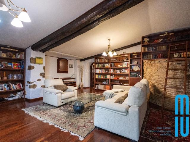 Masía en venta en Sant Iscle de Vallalta. Espectacular Finca Rústica con 2 Masías del s.XVIII y Máxima Privacidad a 30 min de Barcelona. Masías Sant Iscle de.