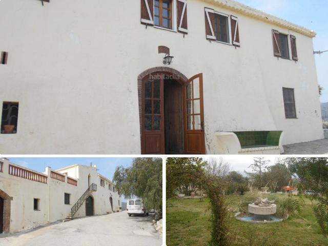Masía en venta en Sant Jaume dels Domenys. Venta de Finca Rústica del siglo XV en Castellvi de la Marca con 25 Ha. De Viñedos. Masías Sant Jaume dels.