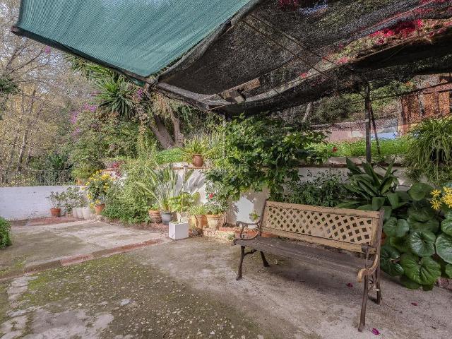 Masía en venta en Santa Coloma de Cervelló. Casa amplia con patio privado en la Colonia Gell. Masías Santa Coloma de.