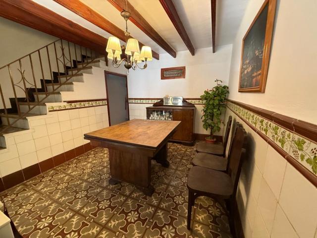 Masía en venta en Santa Magdalena de Pulpis. Casa de pueblo con encanto junto a la Sierra de Irta. Masías Santa Magdalena de.