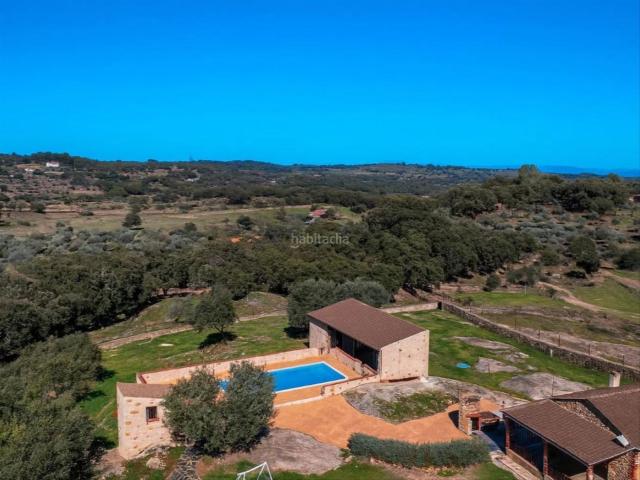 Masía en venta en San Vicente de Alcántara. Casa rústica 2 habitaciones Venta San Vicente de Alcántara. Masías San Vicente de.