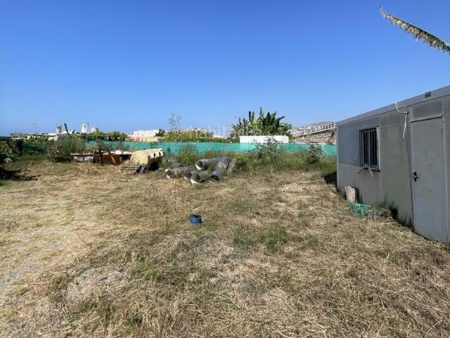 Masía en venta en Salobreña, Centro. Terreno con una caseta equipada con salón y aseo. Situado en una zona tranquila y soleada, cerca del pueblo. Disfruta de unas boni. Masías.
