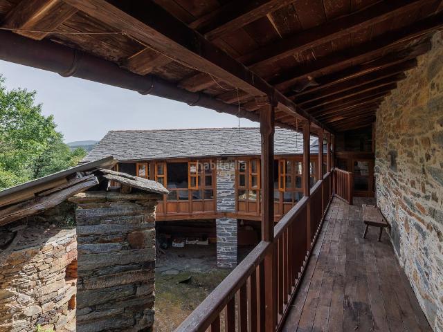 Masía en venta en Saviñao O. Casa semirestaurada con 2,7 hectáreas en O Saviñao. Masías Saviñao.