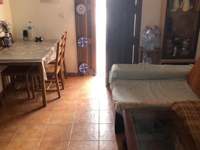 Masía en venta en Sayalonga. Casa del pueblo, reformado en tres viviendas independientes en Sayalonga. Masías.