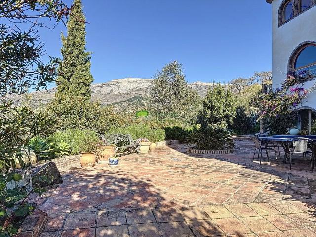 Masía en venta en Sedella. Casa de Campo en venta en Sedella, 8 dormitorios. Masías.