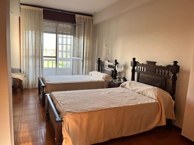 Masía en venta en Silleda. CASA CON FINCA Y LOCAL EN EL CENTRO DE A BANDEIRA. Masías.