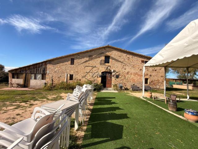Masía en venta en Sils. MASIA DEL 1800. Masías.