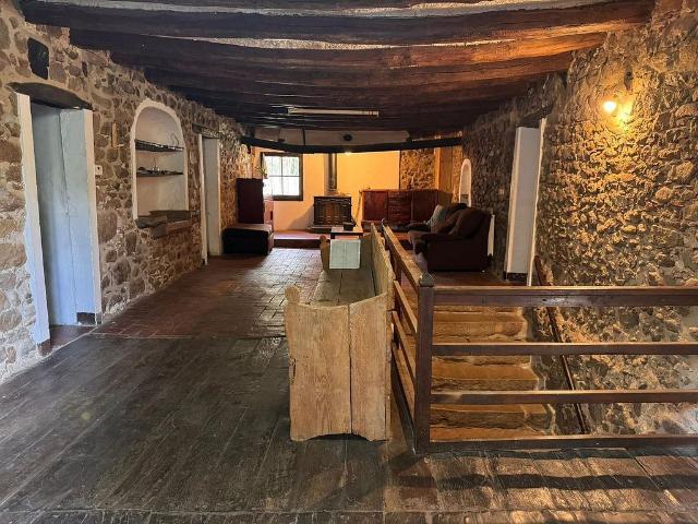 Masía en alquiler en Vall de Bianya, la, de 165 m² 5 habitaciones por 1.250
