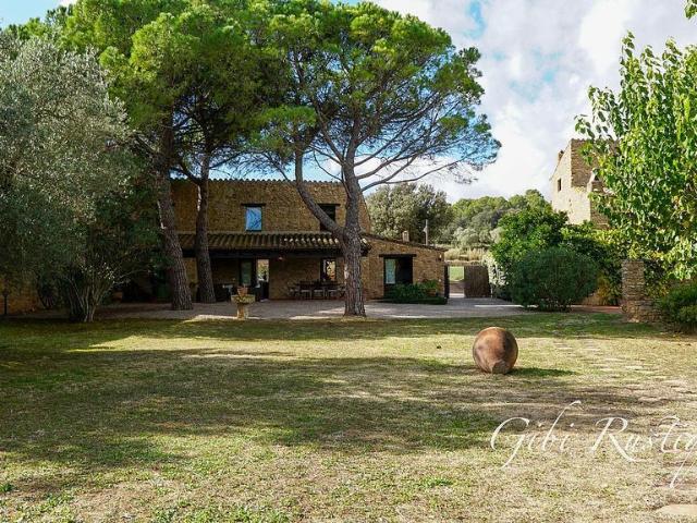 Masía en alquiler en calle Afores, Palau Sator, de 120 m² 3 habitaciones por 13.000