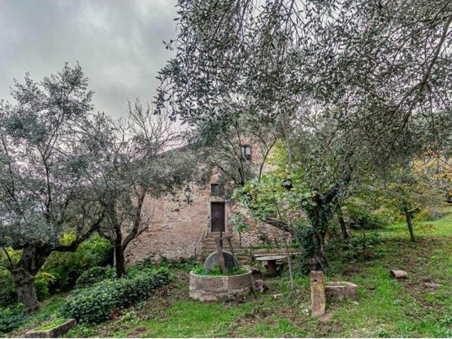 Masía histórica en Sant Andreu de la Barca Baix Llobregat para vivienda o inversores