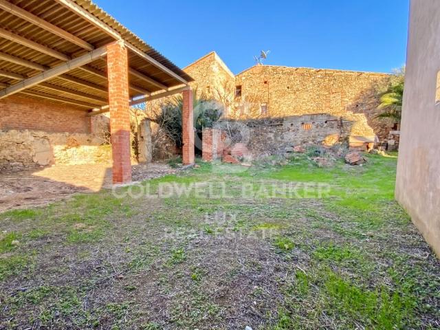 Masía para renovar en Alt Empordà 0m² La Tallada d'Emporda