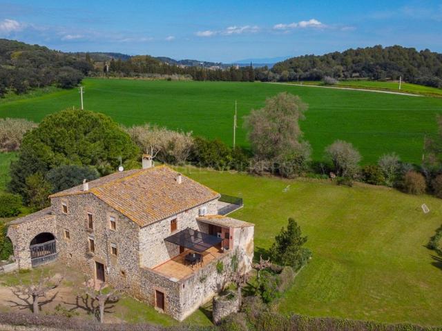 Masía restaurada con licencia turística 697m² Rupiá