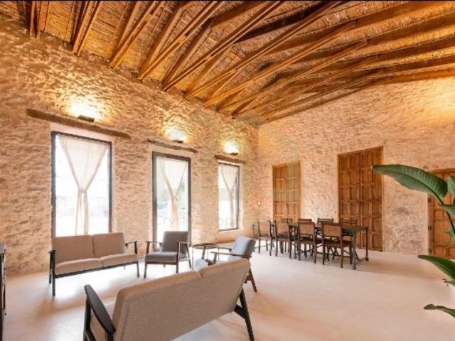 Masía restaurada del siglo XVIII