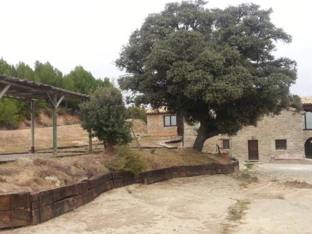 Masia Rústica en Casserres en venta para inversores con inquilinos