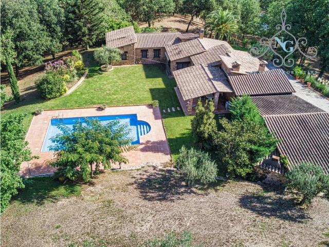 Masía Rústica en un Entorno Idílico en el Baix Empordà 340m² Santa Cristina d'Aro
