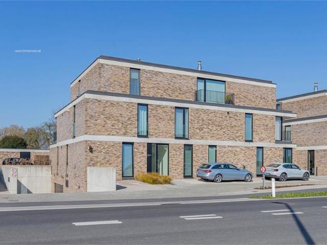 MASSEMEN Recent appartement met alle comfort en ruim terras