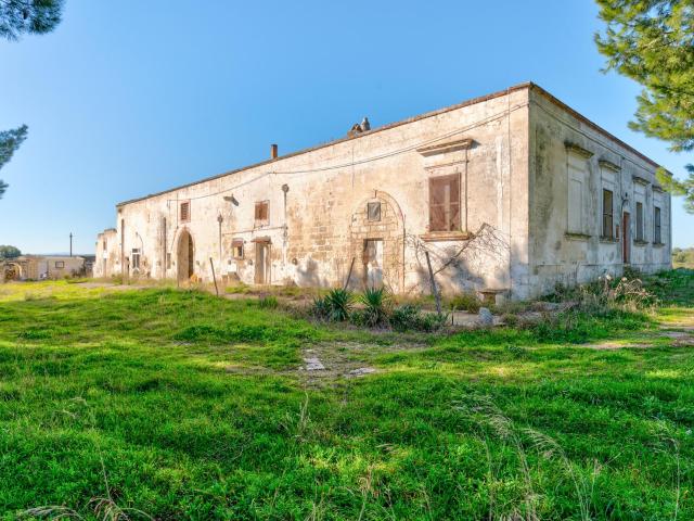 Masseria Roccatevere 700m² Ginosa