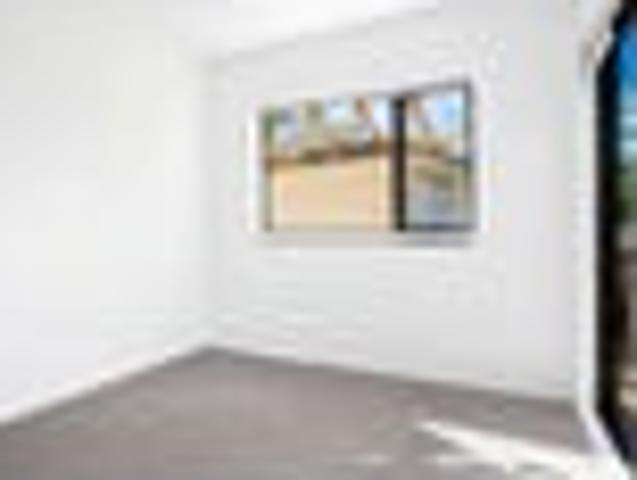 Massey West, 2 bedrooms, $595 pw