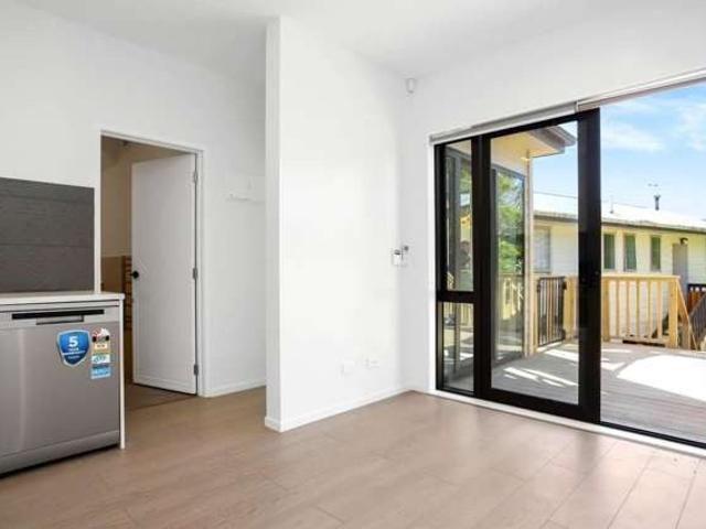 massey west, 2 bedrooms