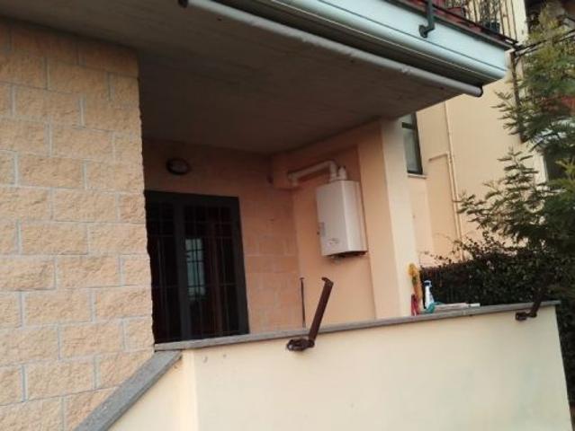 MASSIMINA BILOCALE CON BALCONE E POSTO AUTO