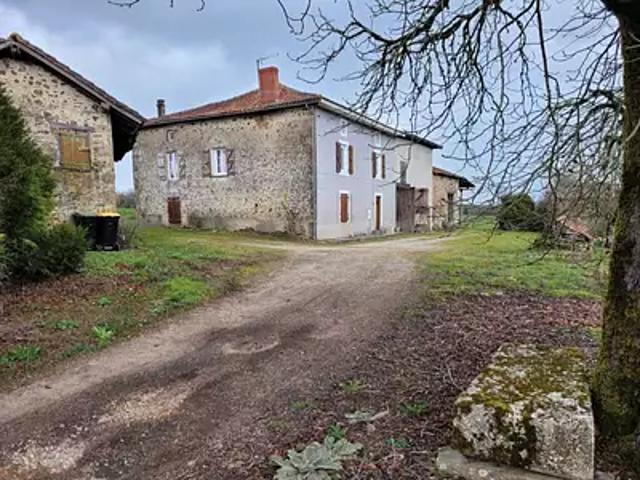 Massignac 16310 Achat / Vente maison 8 pièces t8