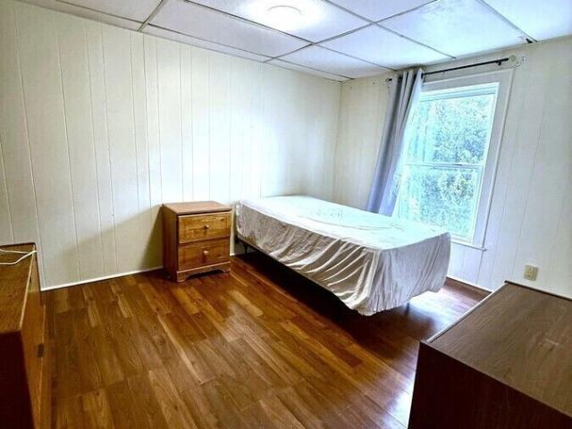 Massive single family home short drive to the university