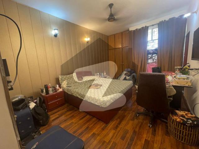 Massive 11.33 Marla House With 6 Bedrooms | Best Location Samanabad
