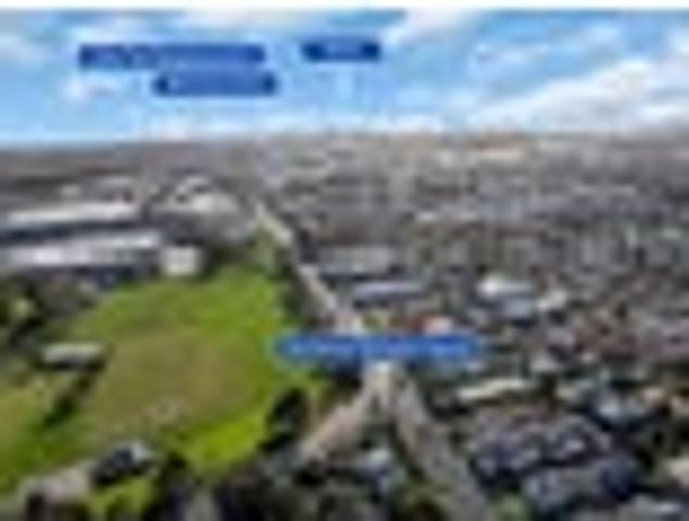 Massive 858sqm Freehold Corner Site