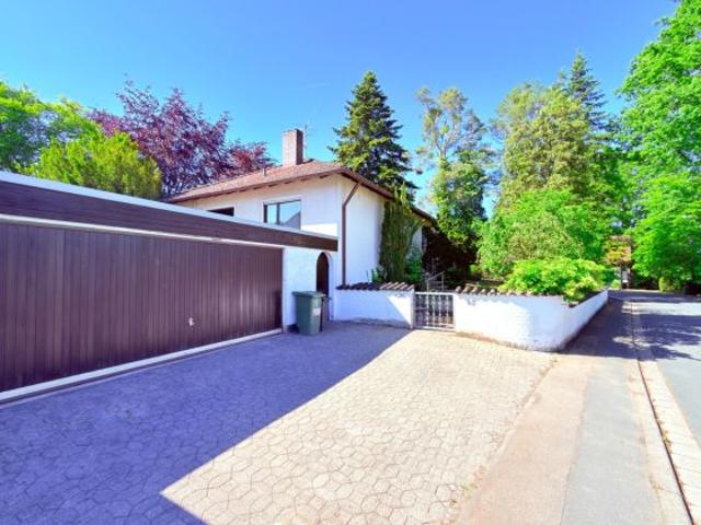 Massiver Bungalow auf Traum Eckgrundstück mit Fernblick Potenzial