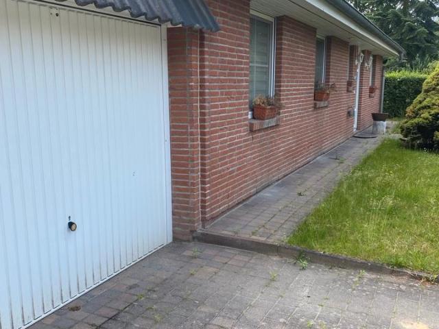 Massivhaus Bungalow verklinkert von Privat in 15712 Kablow