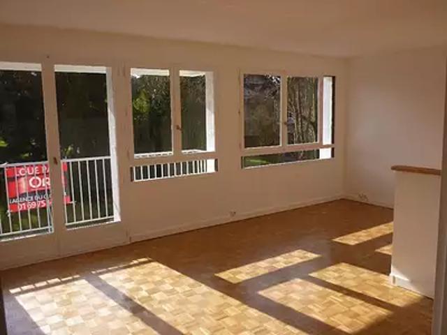 Massy 91300 Location appartement 2 pièces t2 cave balcon