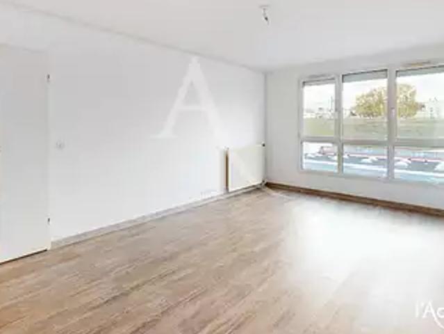 Massy 91300 Location appartement 2 pièces t2 cave parking