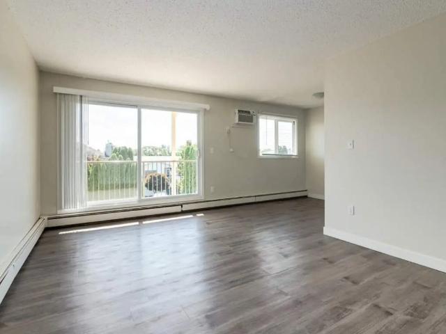 Matthew Manor 2 Bedroom Apartment for Rent at 675 20 St Ne, Medicine Hat, AB T1C 1H4 NE Crescent Heights