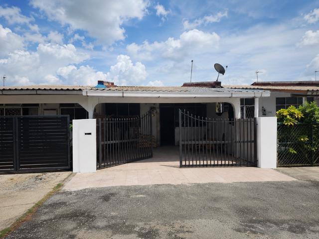 Matang Jaya Terrace Setingkat Baru Renovated