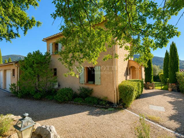 Maubec Maison familiale avec vue sur le Luberon