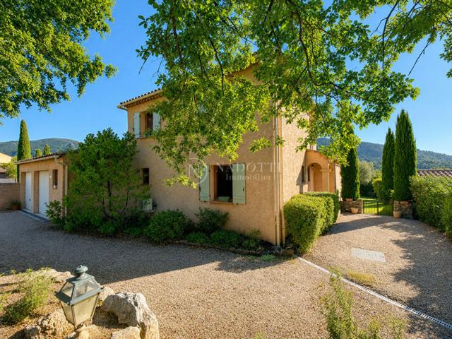 Maubec Maison familiale avec vue sur le Luberon