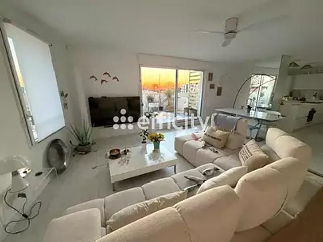 Mauguio 34130 Achat / Vente appartement 3 pièces t3 au dernier étage terrasse