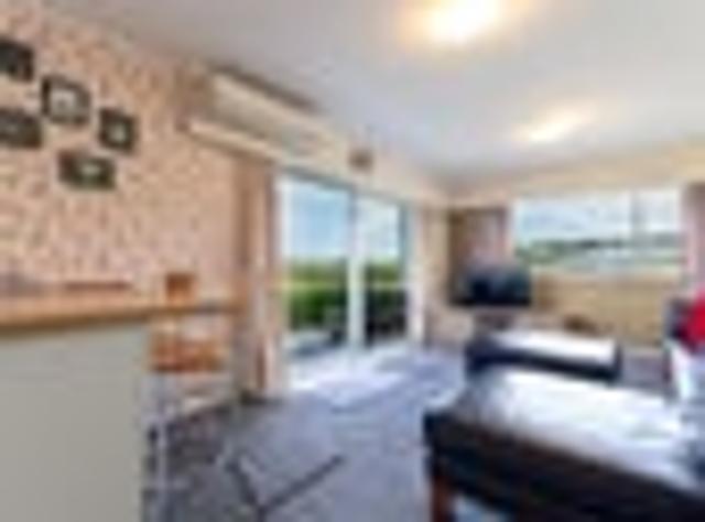 Maungaraki, 2 bedrooms, $650 pw