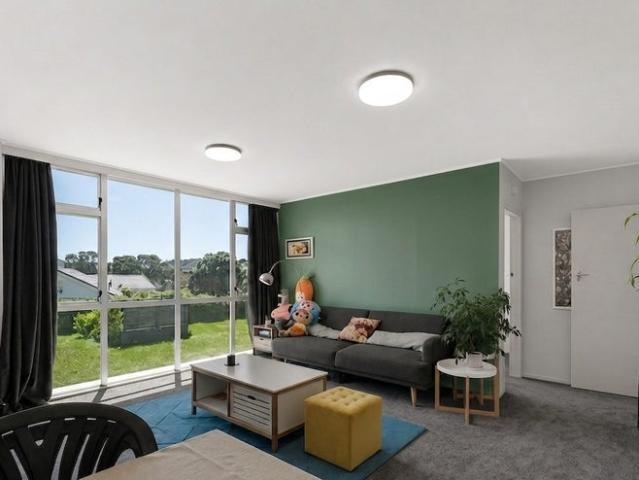 maupuia, 2 bedrooms