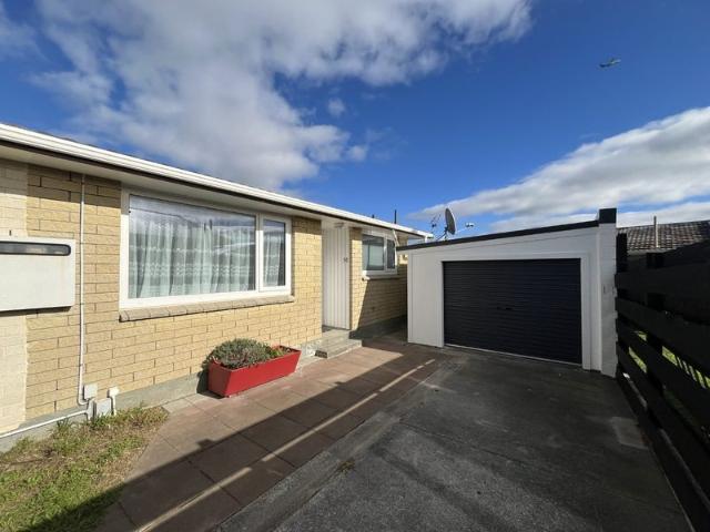 maupuia, 2 bedrooms