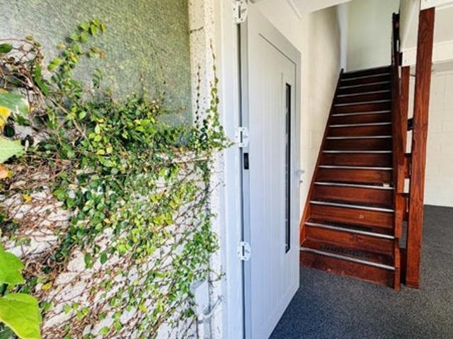maupuia, 2 bedrooms