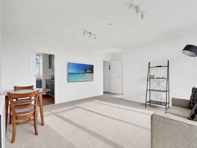 maupuia, 2 bedrooms