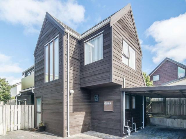 maupuia, 2 bedrooms