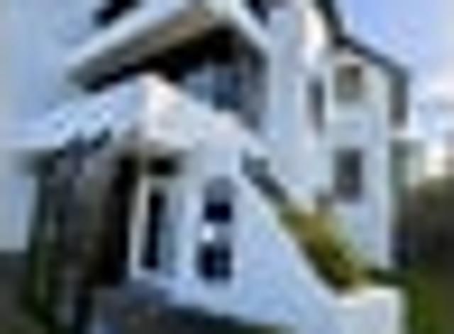 Maupuia, 3 bedrooms, $900 pw