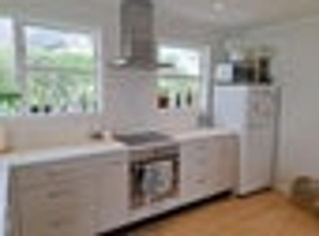 Maupuia, 5 bedrooms, $950 pw