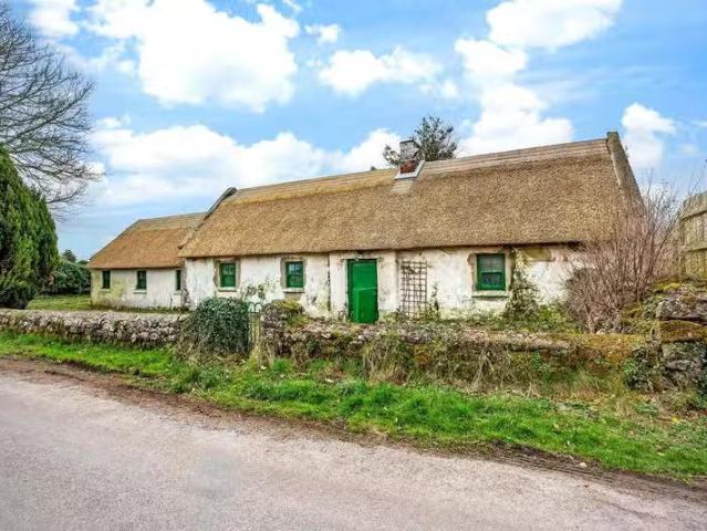 Mauras Cottage, Lough Gur, Herbertstown, Co. Limerick, V35N932.