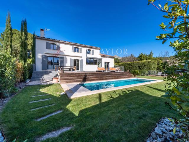Maussane les Alpilles – Maison rénovée à proximité du centre village