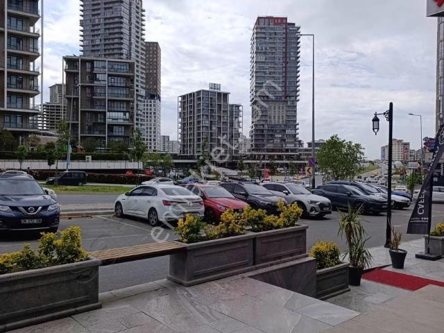 Mavera Homes'ta Kiralık Mağaza Kayaşehir Metro Yanı