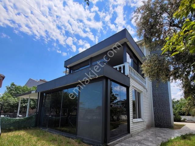 Mavi Atlastan Atakum Çatalçam Da Sahile 150 Metre Satılık Villa