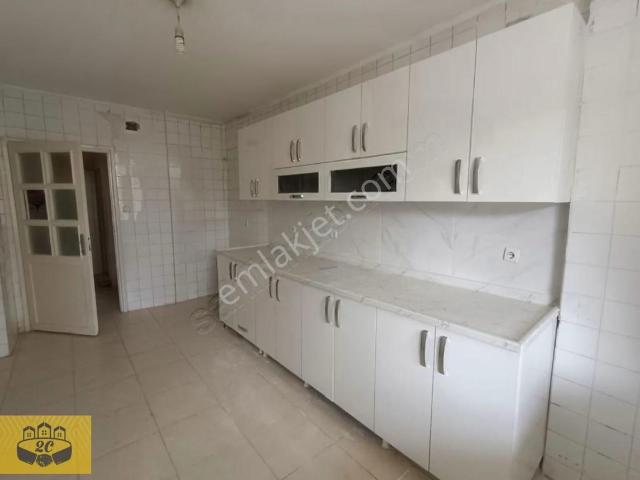 Mavi Bulvar İkram Civarı Bulvar Üstü 3+1 Kapalı Mutfak Satılık